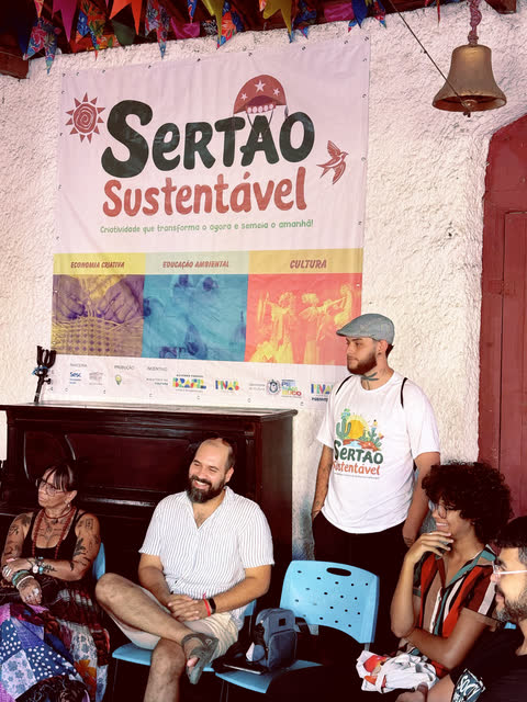 Conversa com artistas e artesãos sob a faixa do Sertão Sustentável